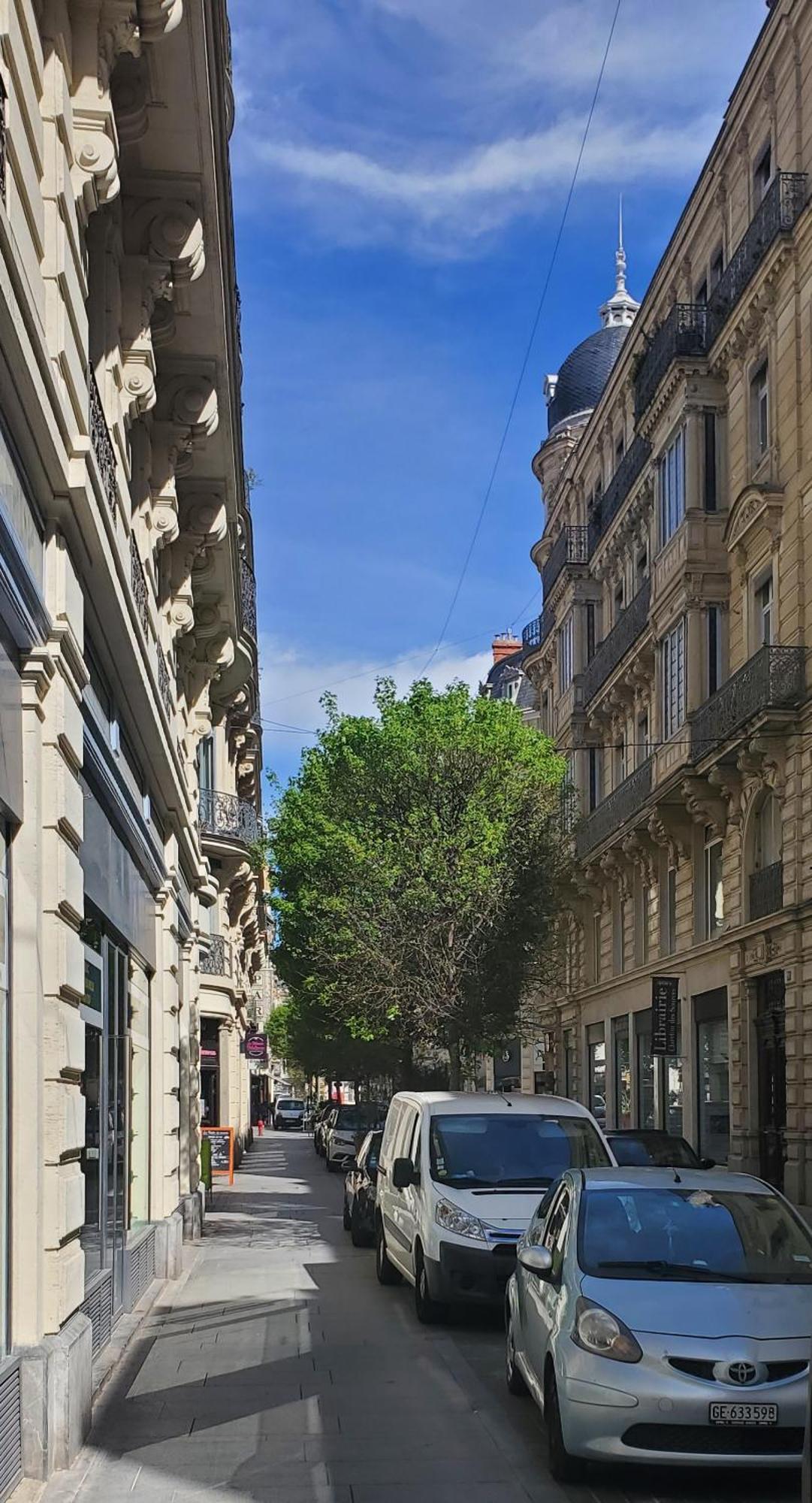 Le Grenier, Climatisation Terrasse Wi-Fi Netflix 15 Mn Coeur De Ville Béziers Buitenkant foto